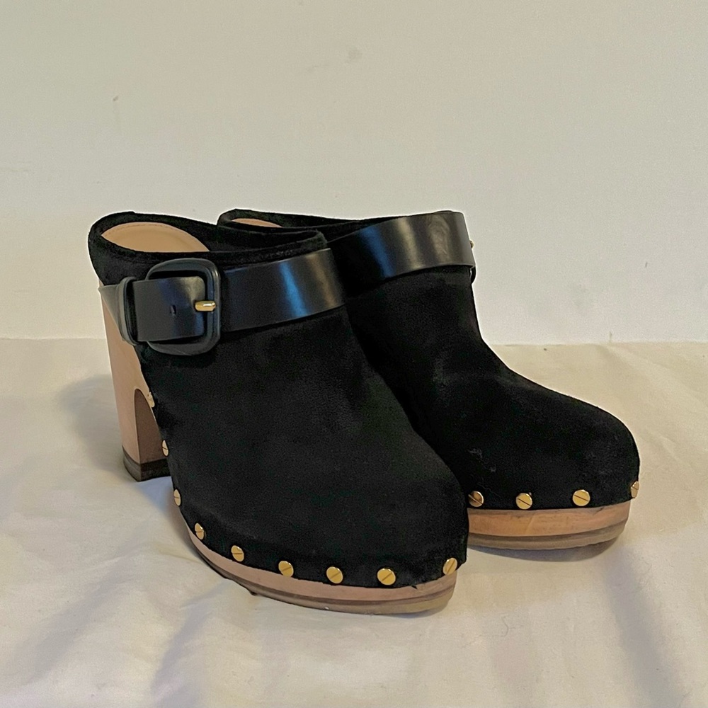 Super chic black suede Veronica Beard clog heels size 8
